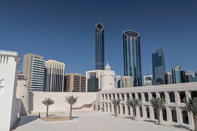 Downtown Walking tour with Emirati local - Starting at Zayed The 2nd Mosque