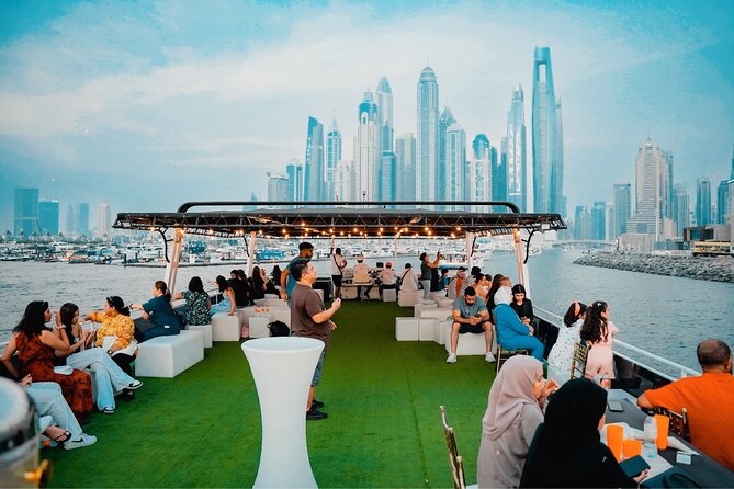 Dubai: 1-Hour Ain Boat Cruise - Arriving at Marina Mansion and boarding