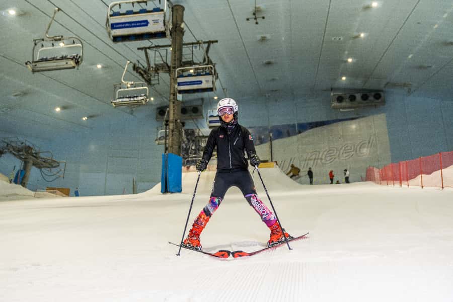 Dubai: 2-Hour or Full-Day Slope Session at Ski Dubai - Getting dressed in borrowed winter gear