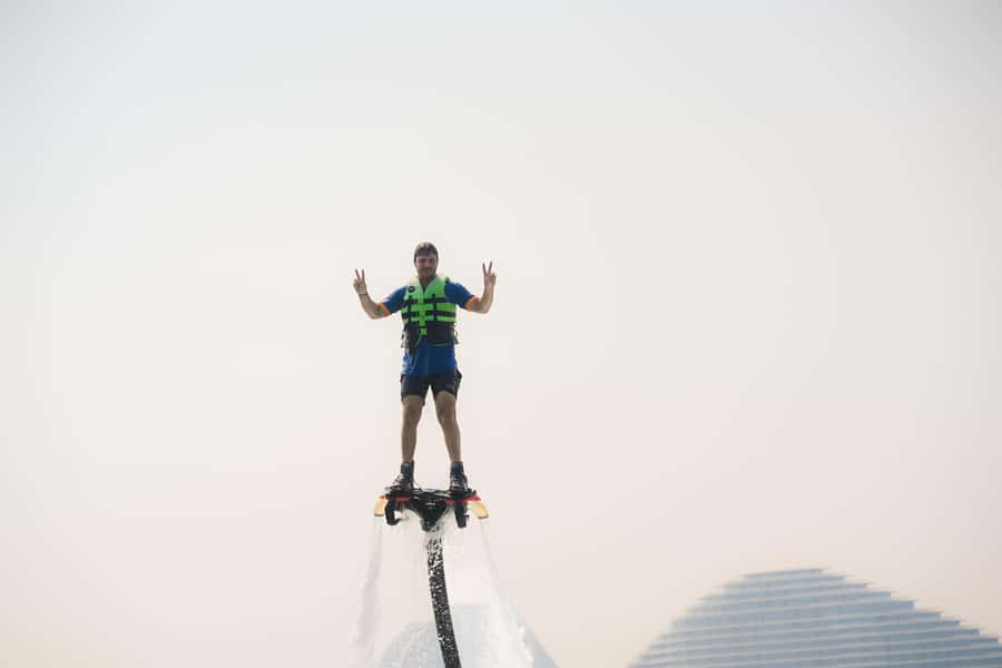 Dubai: 30-minute Flyboard with Instructor and Free Ice Cream - Is $88 a fair price?