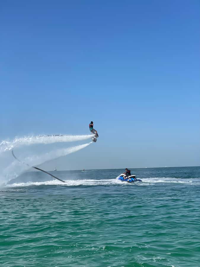 Dubai: 30-minute Flyboard with Instructor and Free Ice Cream - The safety briefing comes first
