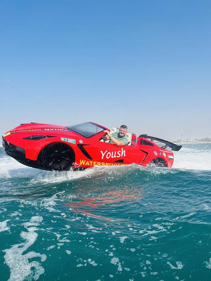 Dubai: 30-Minute Jet Car Tour of Burj Al Arab with Ice Cream - Staff service and the human side