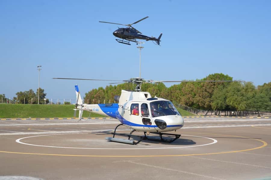 Dubai: 30-Minute Scenic Helicopter Tour - Atlantis, Atlantis Royal, and the World Islands