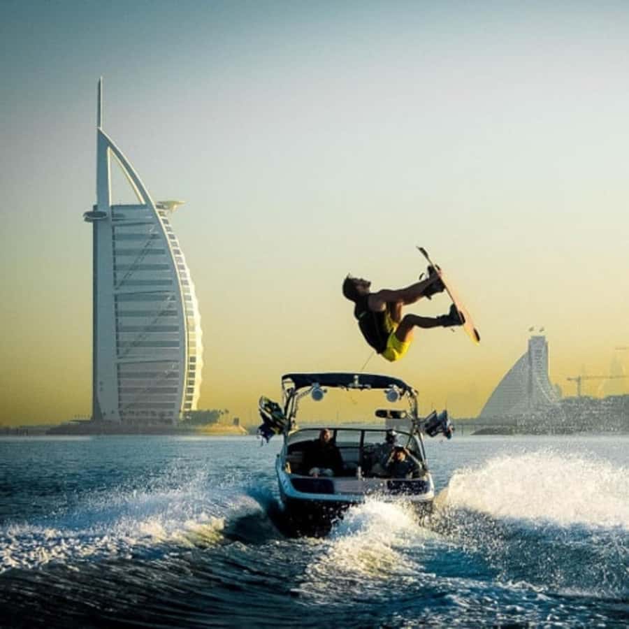Dubai: 45Min Wakeboarding Experience - Sunset timing and the best atmosphere