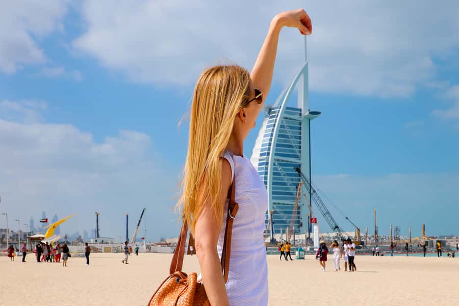 Dubai: 6-Hour Sunset Tour with Burj Khalifa Tickets - Guides make the packed schedule work