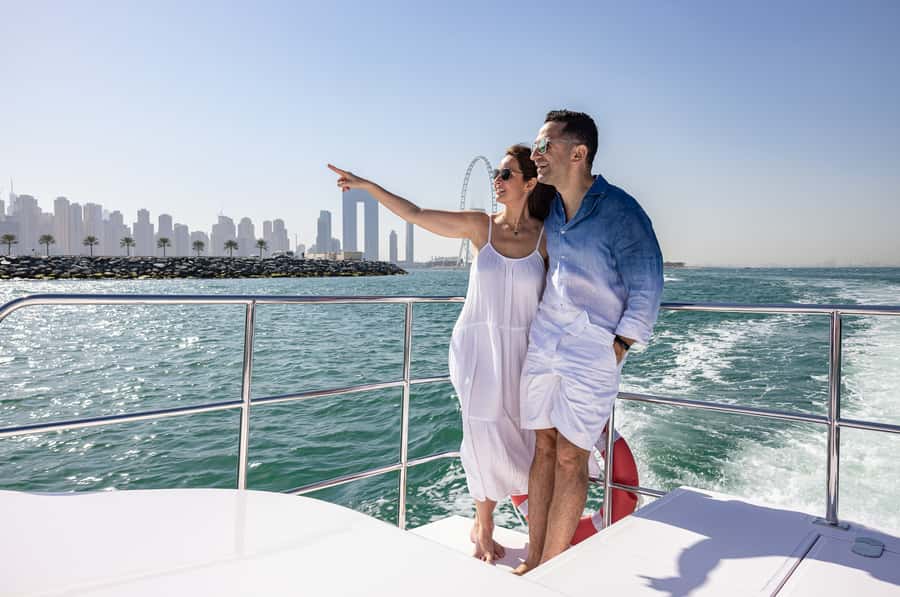 Dubai: Abra Boat Tour in Dubai Marina, Ain Dubai, JBR - Passing Dubai Marina Mall