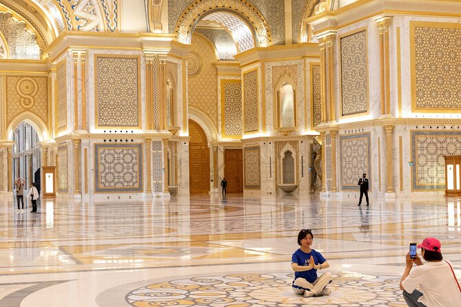 Dubai: Abu Dhabi Trip with Lunch at Al Khayma Heritage Restaurant - The Drive From Dubai: A Long Day Made Easier