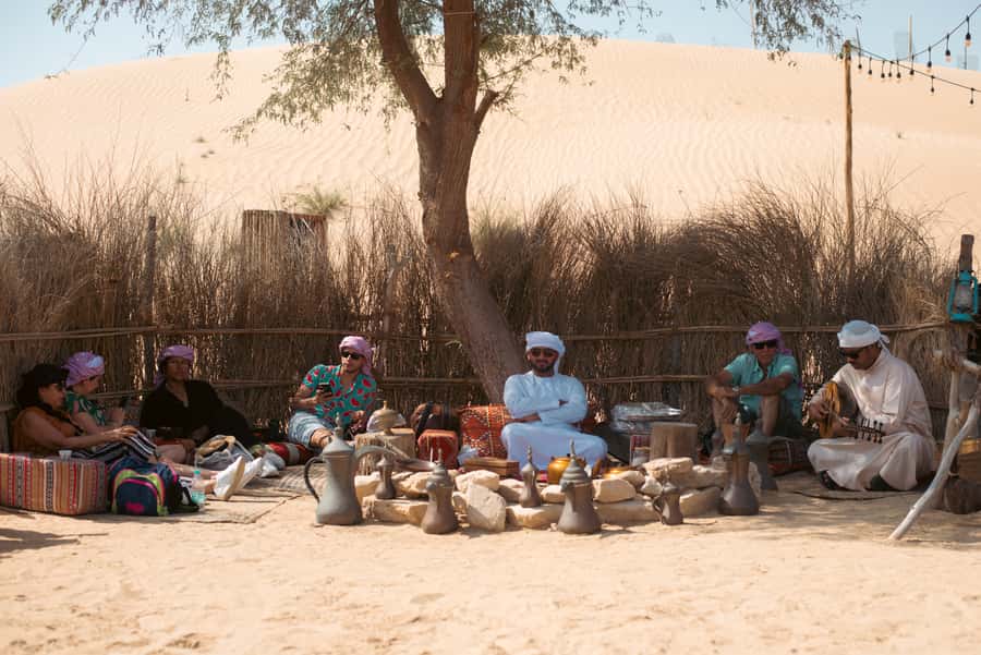 Dubai: Al Marmoom and Al Qudra Lakes Guided Tour with Dinner - Key details at a glance