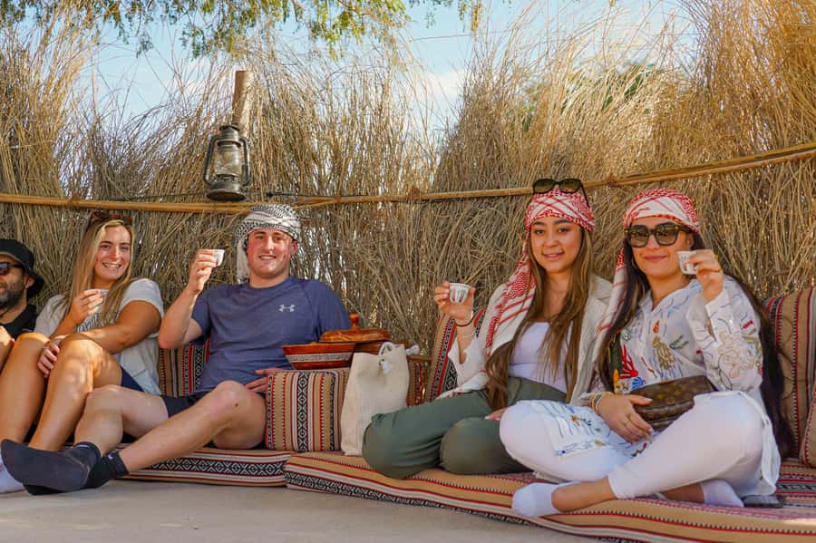 Dubai: Al Marmoom Oasis Safari, Animal Spotting & Breakfast - The vintage Mercedes ride through the dunes