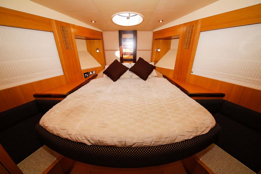 Dubai: Atlantis and Burj Al Arab Cruise on Luxury Yacht - Palm Jumeirah from the Arabian Gulf