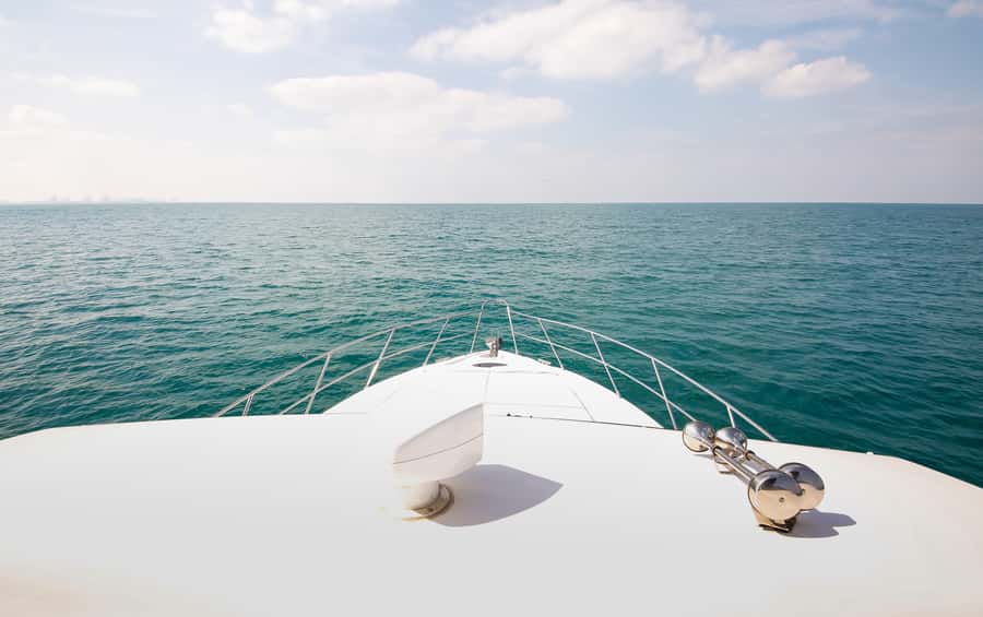 Dubai: Atlantis and Burj Al Arab Cruise on Luxury Yacht - The lagoon swim stop