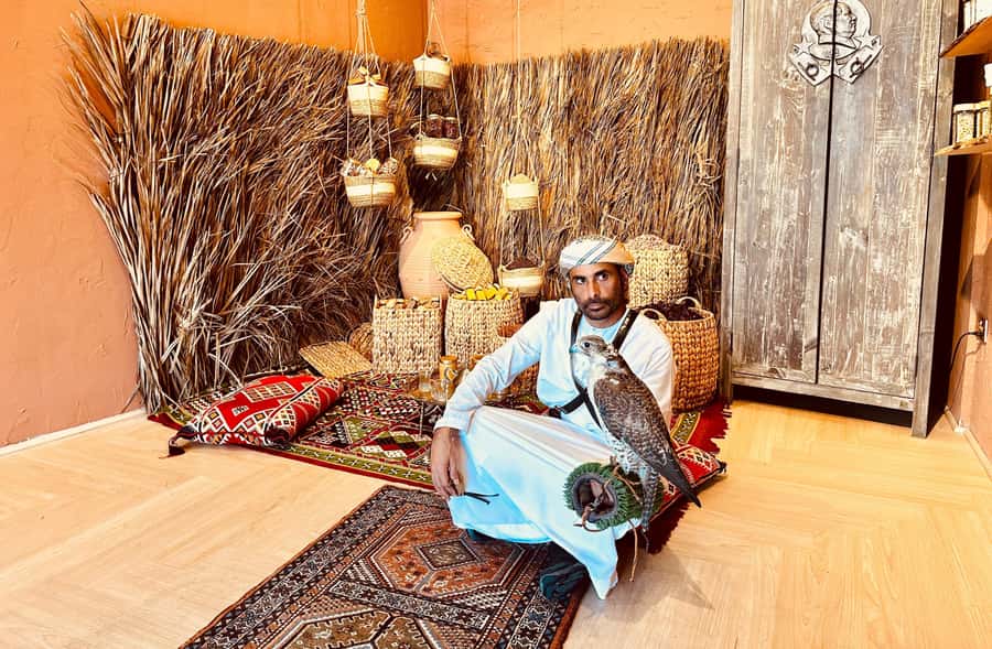 Dubai: Authentic Old Town, Souks, Tastings & Abra Boat Tour - Spice and gold souks, with advice before you shop
