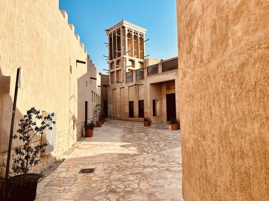 Dubai: Authentic Old Town, Souks, Tastings & Abra Boat Tour - What the guide changes
