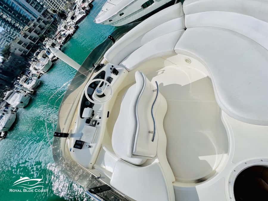Dubai: Azimut 42 Feet Private Luxury Yacht Cruise - Crew service and the human side of the trip