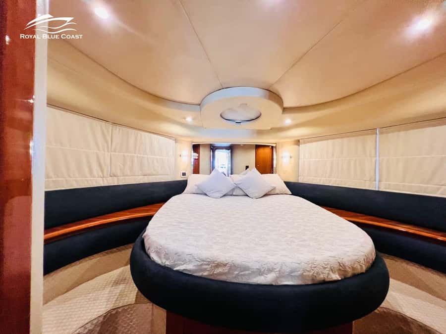 Dubai: Azimut 42 Feet Private Luxury Yacht Cruise - Who will enjoy this private yacht most?