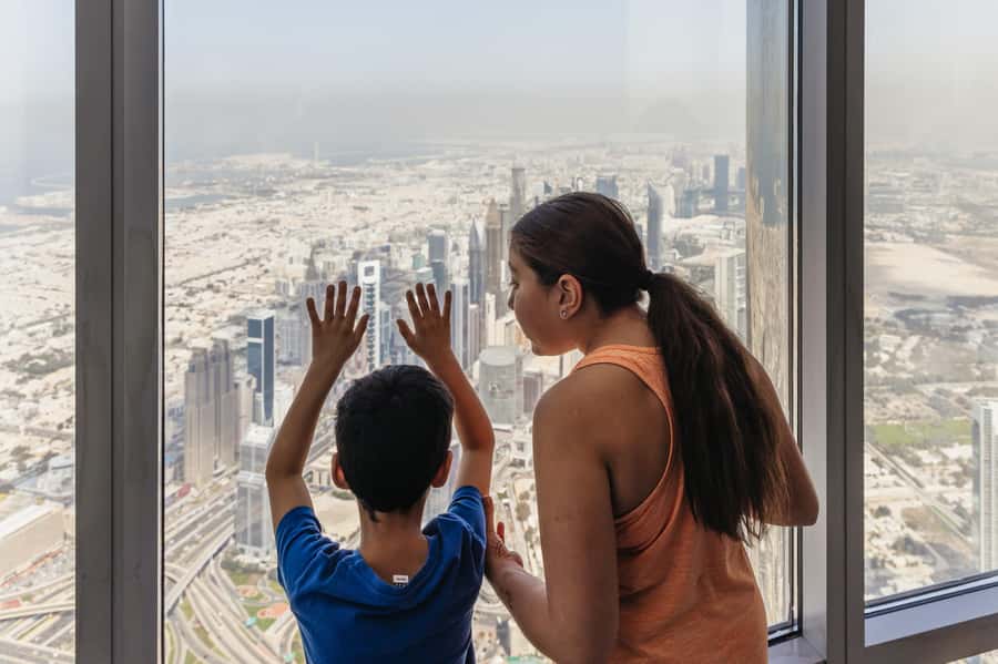 Dubai: Burj Khalifa Sky Level 148, 124, & 125 Entry Ticket - Levels 125 and 124: more activity, more angles