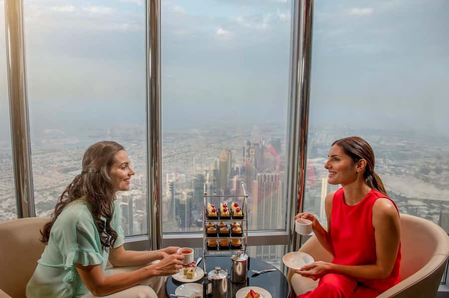 Dubai: Burj Khalifa VIP Experience Level 152 Lounge Access - The fast elevator ride to 152, 153, and 154