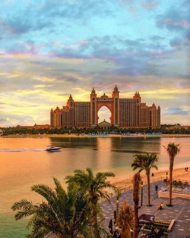 Dubai: City Highlights Private Layover Tour with Transfer - The guide makes the difference
