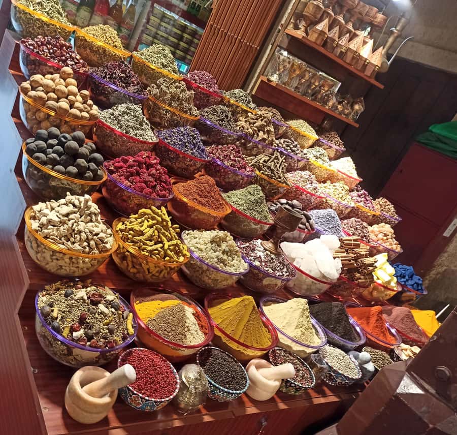 Dubai: City Highlights Tour with Blue Mosque & Street Food - Crossing Dubai Creek by abra