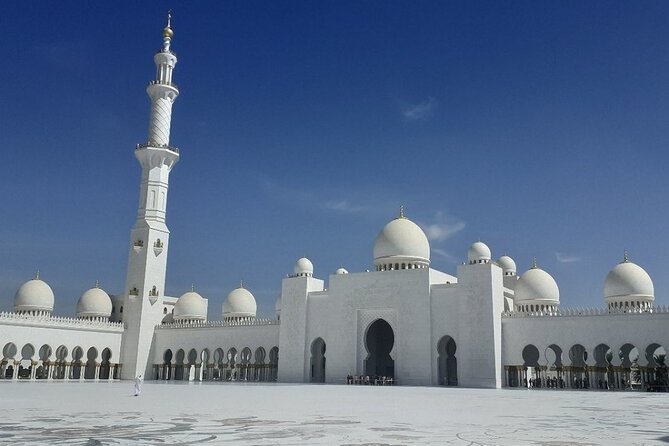 Dubai City Tour - The guide question: teacher, driver, or both?