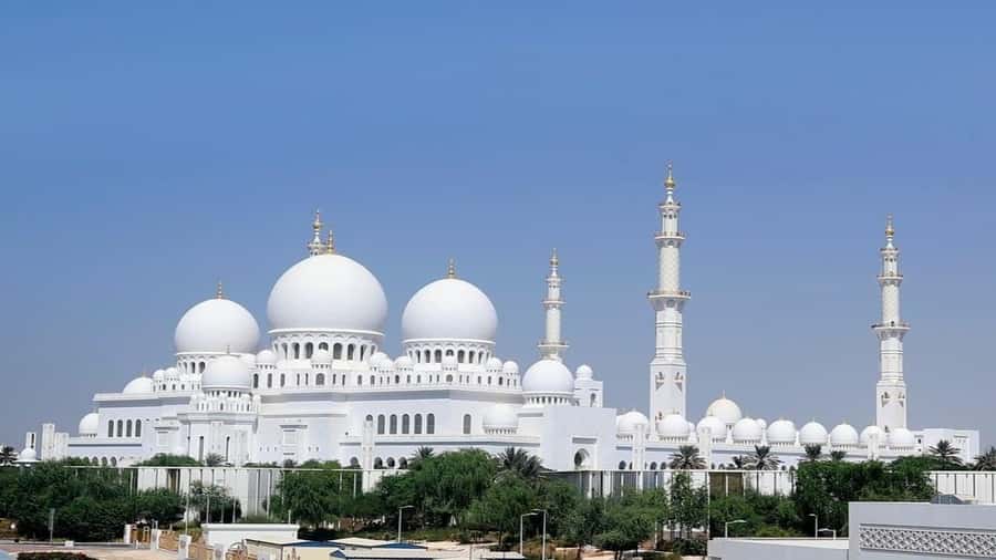 Dubai: Combo Abu Dhabi Grand Mosque tour & Dubai City tour - Why This Combo Tour Makes Sense