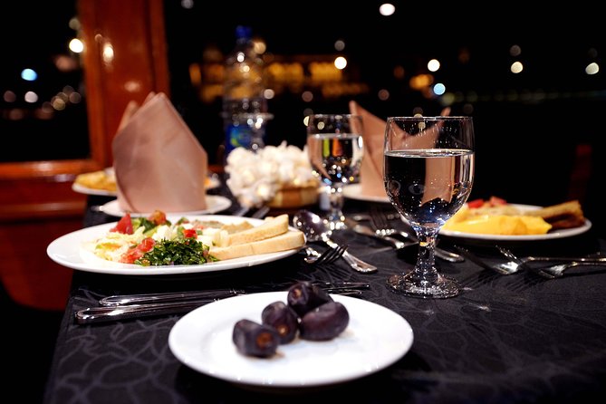 Dubai Creek Luxury Dhow Dinner Cruise with Optional Transfer - What dinner is really like