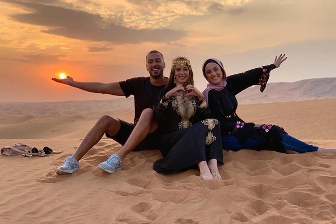 Dubai Desert Safari Offer - Belly Dancing, Tanura, and Fire