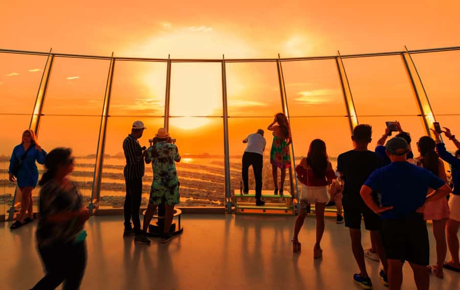 Dubai: Dinner at The View the Palm Observatory - What you are really buying for $92