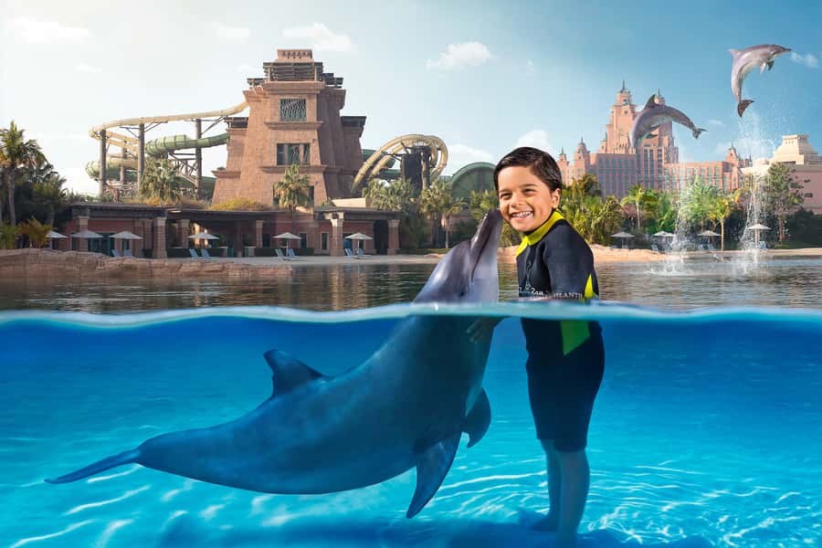 Dubai: Dolphin Encounter & Aquaventure Waterpark Ticket - Meeting the Dolphin Bay team at Atlantis the Palm