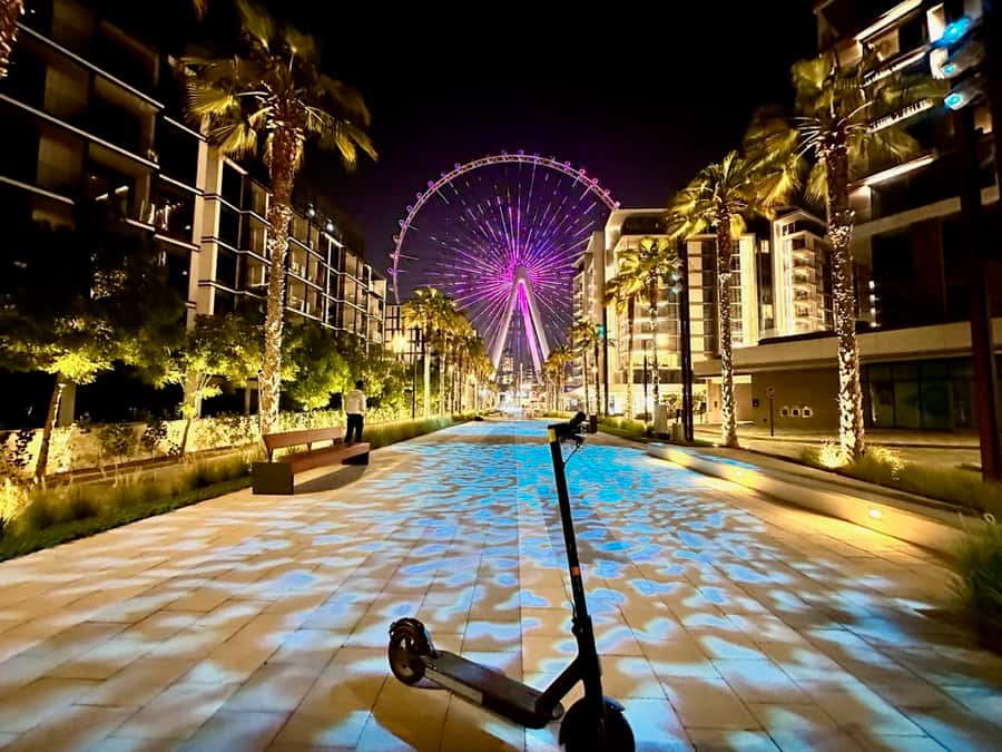 Dubai: E-Scooter Guided Tour of Marina, JBR & Bluewaters - What the guide adds to the ride