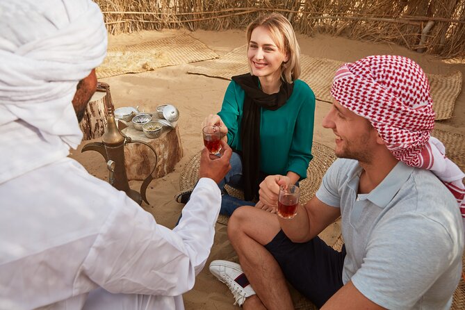 Dubai: Evening Camel Caravan, Bedouin Dinner at Al Marmoom Oasis - Arrival at the unfenced desert reserve