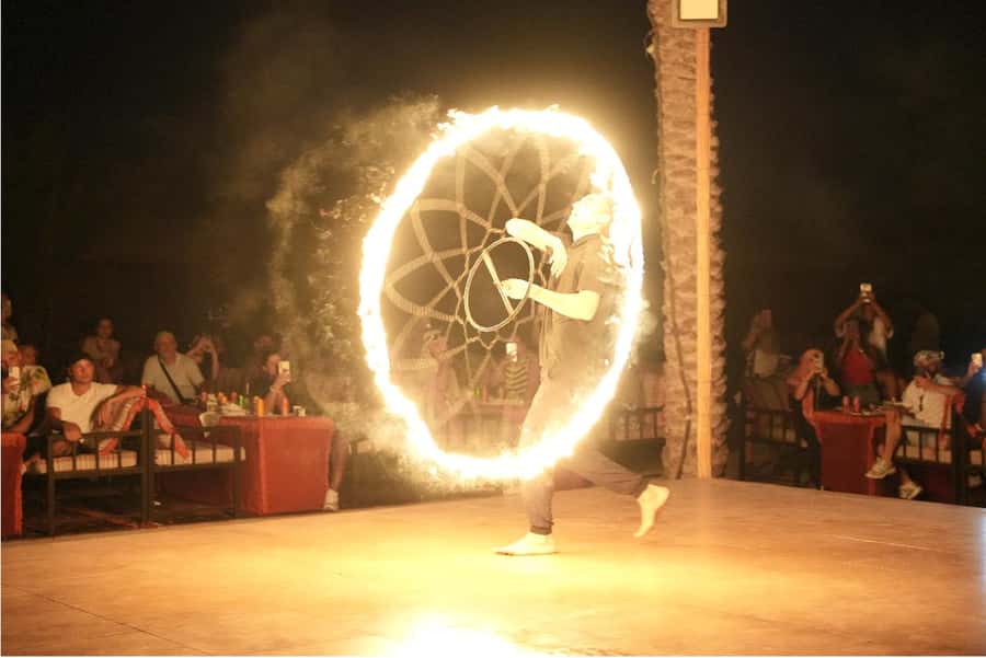 Dubai: Experience 60 Minutes Quad bike & BBQ Dinner - Sunset photos, camel rides, and falcon encounters