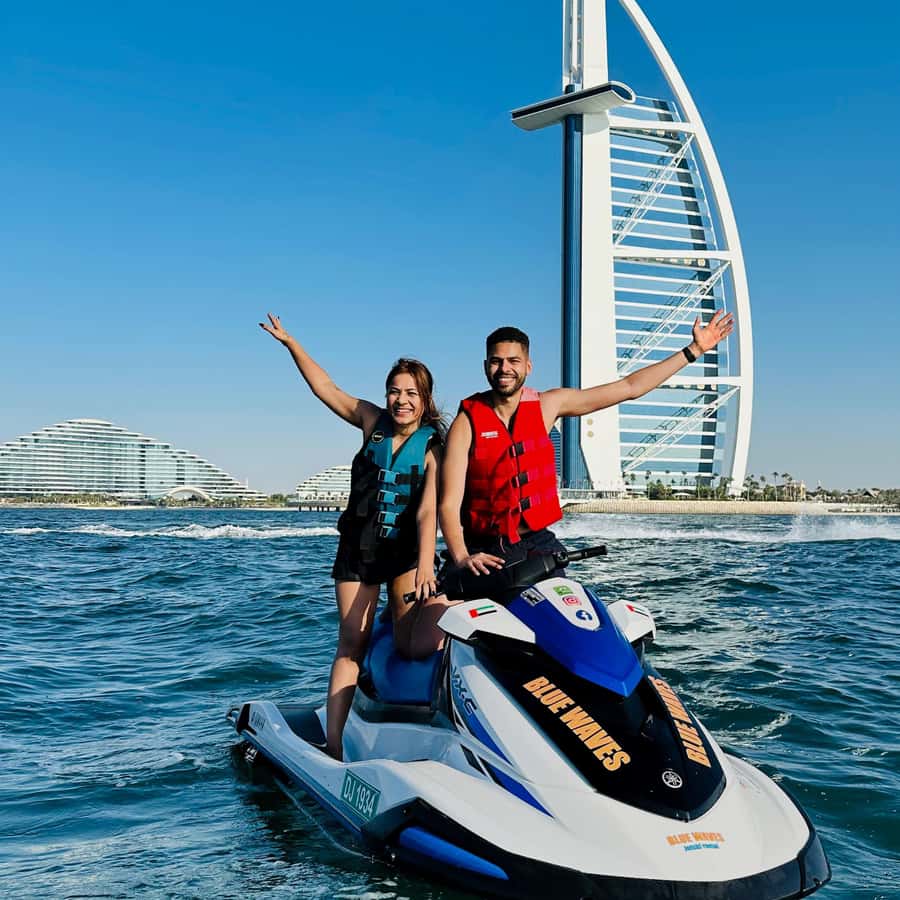 Dubai: Experience Jet Ski to Burj Al Arab +PICTURES & VIDEOS - How The Guides Shape The Experience