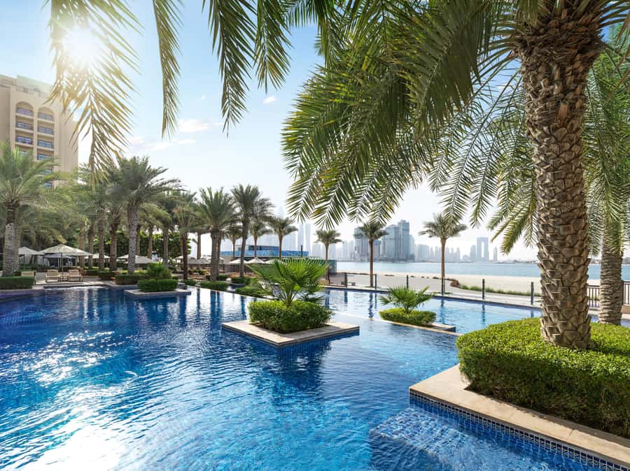 Dubai: Fairmont the Palm Pool and Beach Access - When to arrive and how to claim a lounger