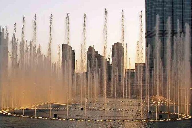 Dubai Fountain Boardwalk - Walking the 272-meter route over Burj Lake