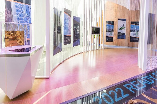 Dubai Frame Ticket - Entering the frame and finding your bearings