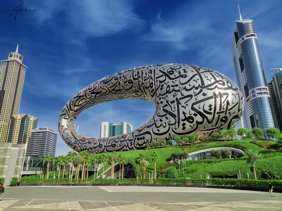 Dubai: Full Day Private Tour & Optional Burj Khalifa Tickets - Souk Madinat and the view toward Atlantis