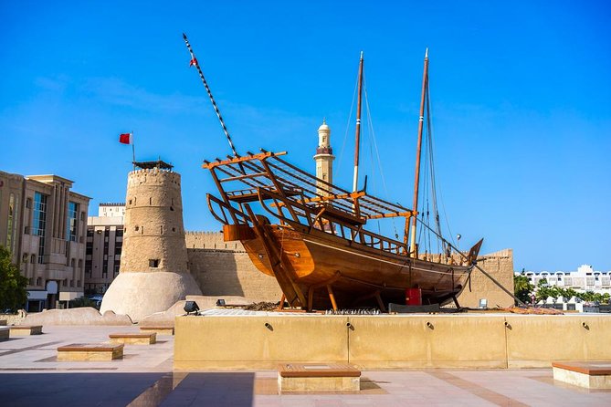 Dubai Full-Day Spanish Language Tour - City of Contrasts - Textile Souk and Dubai’s trading past