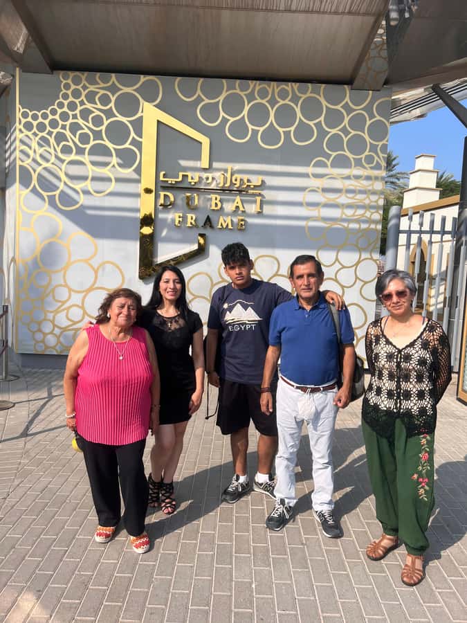 Dubai: Future Museum, Burj Al Arab, and Dubai Frame Tour - Guides, languages, and the human side