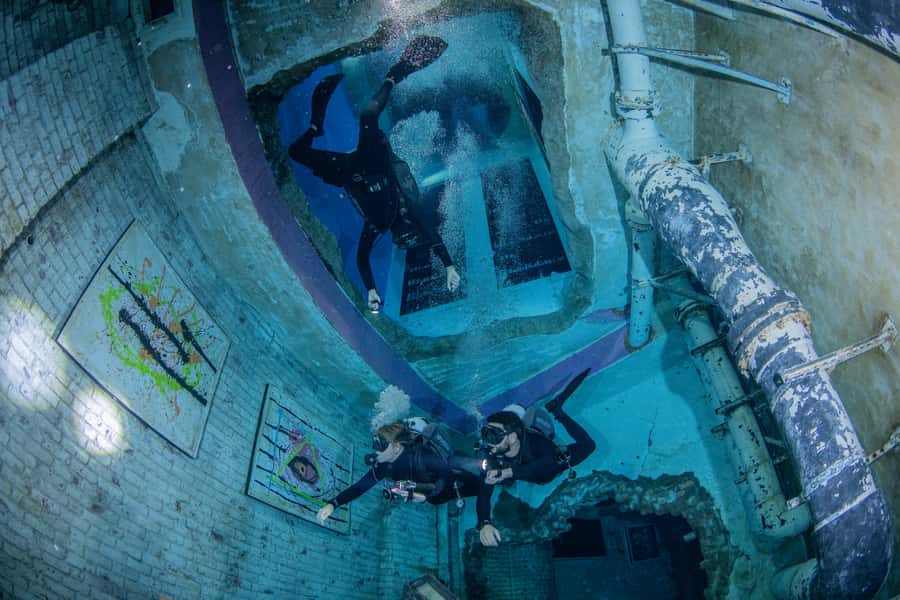 Dubai: Guided Scuba Dive for Certified divers at Deep Dive - Choosing between 10, 18, and 30 meters