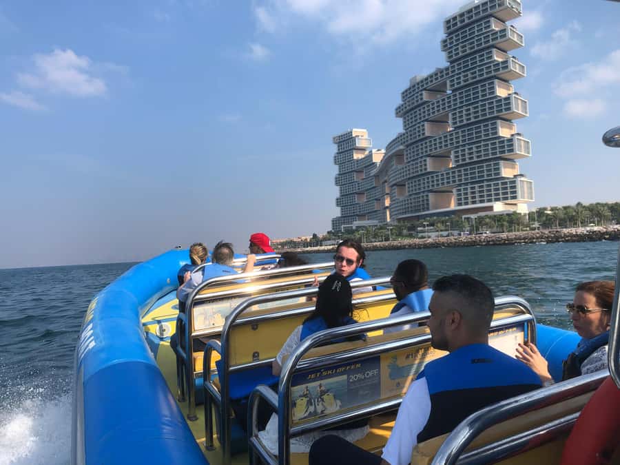 Dubai: Guided Speedboat Tour with City Sights & Ice Cream. - Key points to know before you book