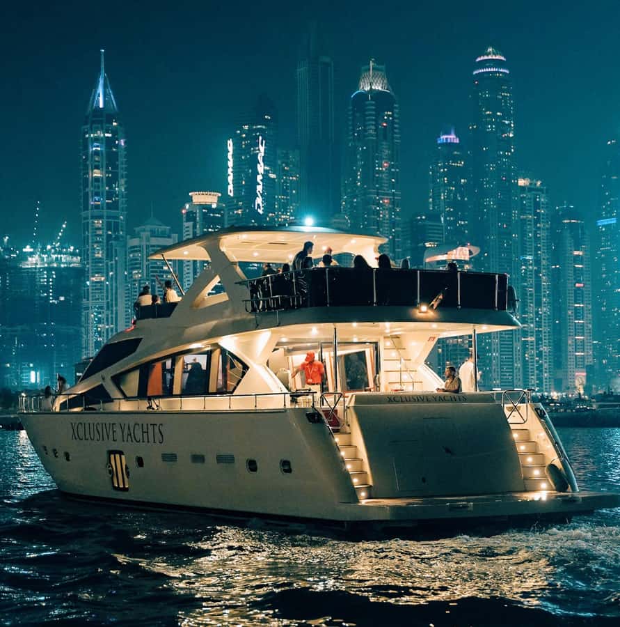 Dubai Harbor: Luxury Yacht Tour with BBQ Options - The two-hour route to Burj Al Arab