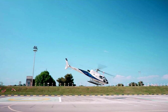 Dubai Helicopter Experience with Sightseeing Options - Safety, seating, and what to bring