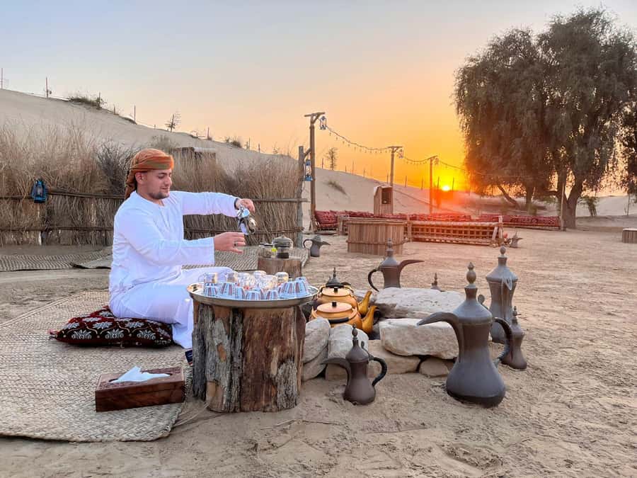 Dubai: Heritage Safari, Camel Ride & Al Marmoom Oasis Dinner - Sunset, falcons, and desert animals