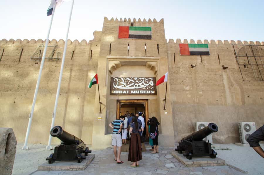 Dubai: Historic City Highlights Day Trip - Spice Souk and Gold Souk: enjoy the atmosphere, keep your guard up