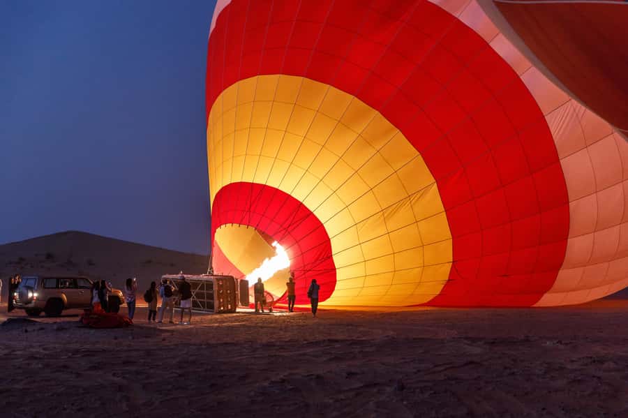 Dubai: Hot Air Balloon Ride & Falcon Show Over the Desert - Tea, coffee, and the balloon inflation