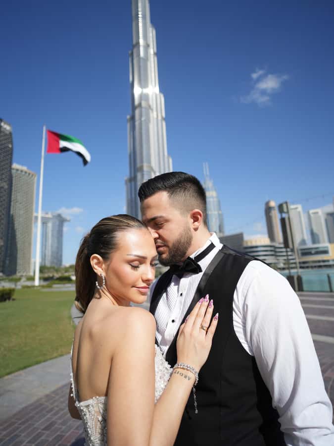 Dubai: Iconic Burj Khalifa Pre-Wedding Photoshoot - The Dandelion Light Sculpture is the most playful stop