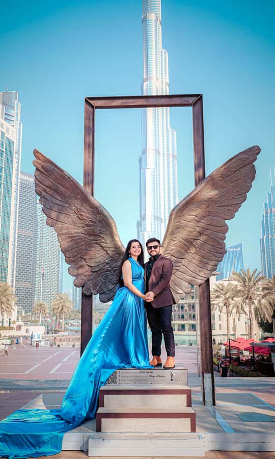 Dubai: Iconic Burj Khalifa Pre-Wedding Photoshoot - How the photography style may suit you