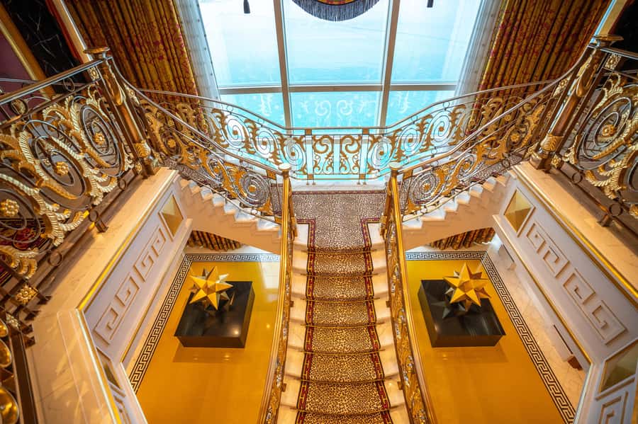Dubai: Inside Burj Al Arab Guided Tour with Optional Extras - The panoramic elevator and 25th-floor views