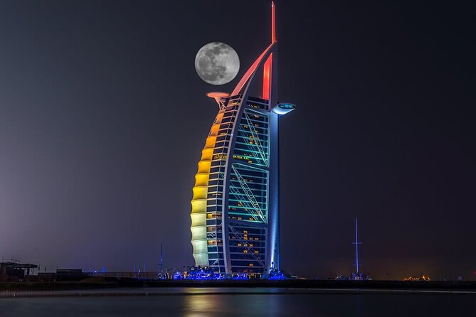 Dubai Inside Burj Al Arab Tour Including Food and Transfer Option - UMA Lounge: coffee, drinks, pizza, and sandwiches